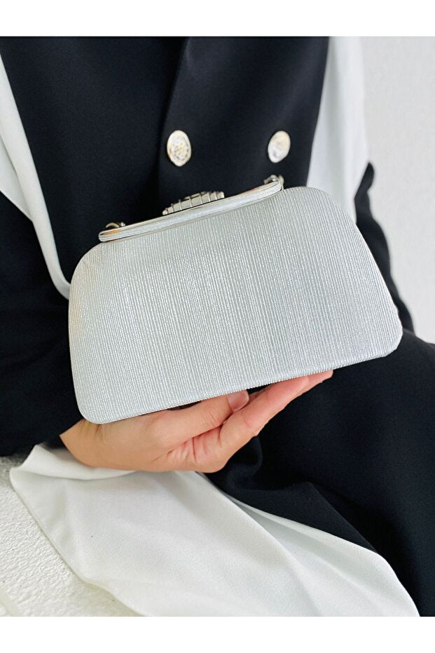 Sac de soirée à bandoulière longue avec détail chaîne dorée pour femme (convient pour ranger un téléphone)