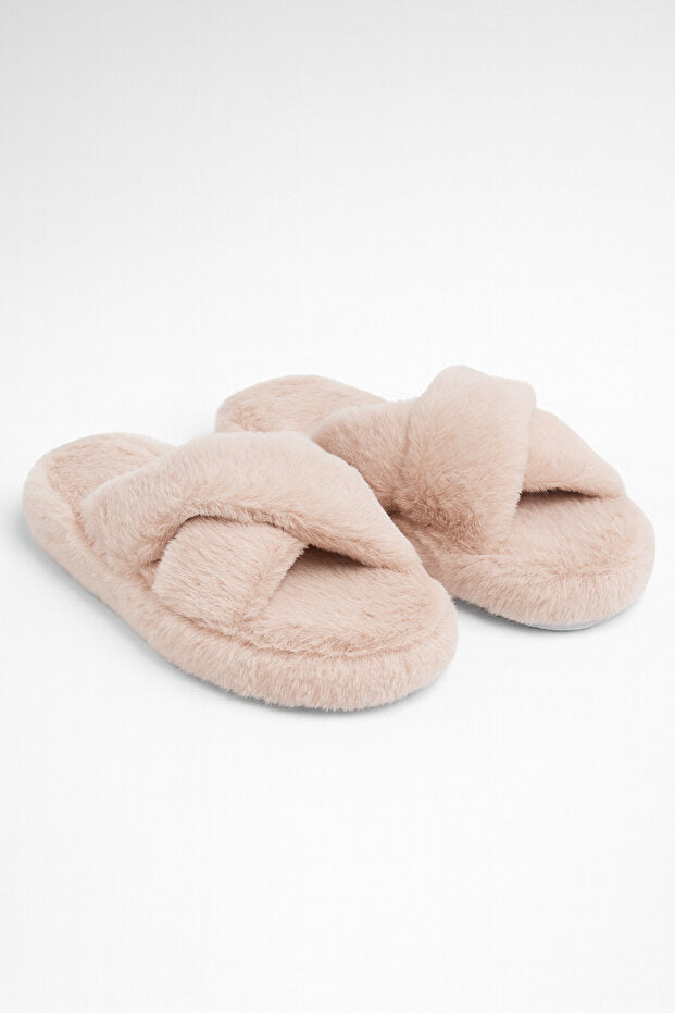 Pantoufles d'intérieur en fourrure à brides croisées couleur crème pour femmes de Beyond BYNDCAP01