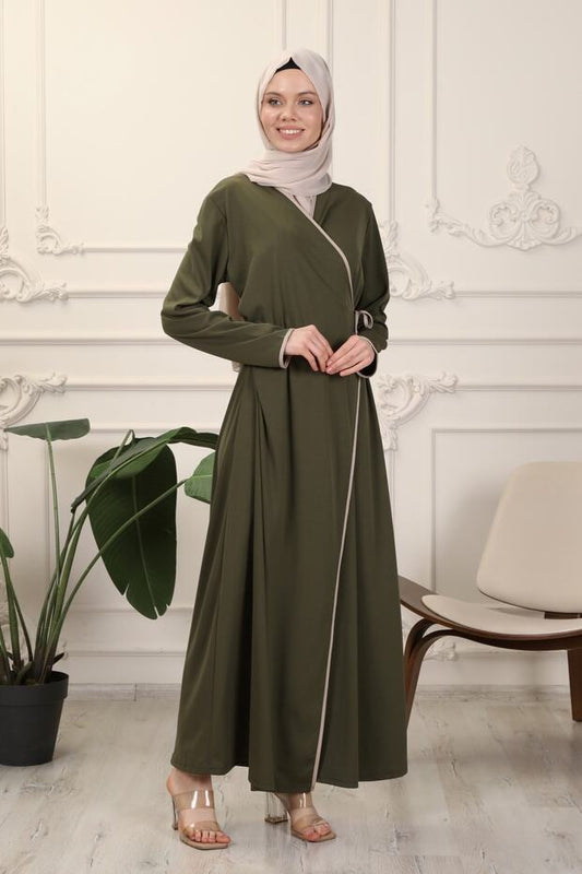 Robe de prière en tissu interlock souple noir transacoustique à col enveloppant et bordures apparentes