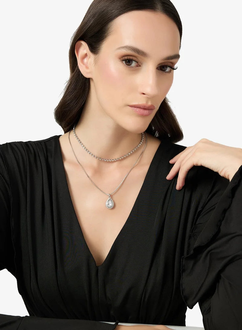 Colliers ras du cou à plusieurs rangs ornés de strass et de diamants