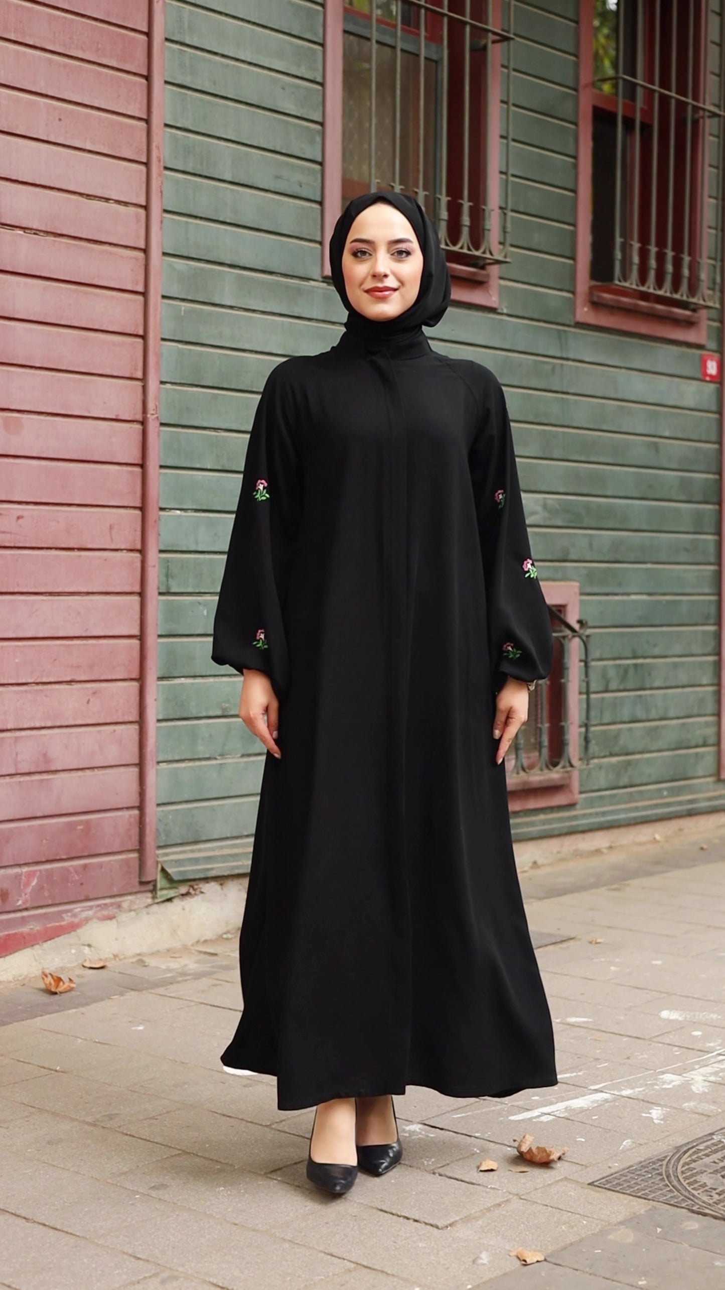 Abaya en soie noire Medina à motif floral pour femme MARQUANT  , avec fermeture éclair à boutonnière, ceinture et poches (style hijab)
