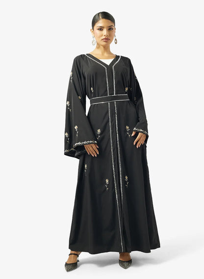 Abaya brodée avec Sheila