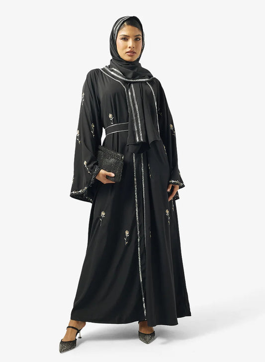 Abaya brodée avec Sheila