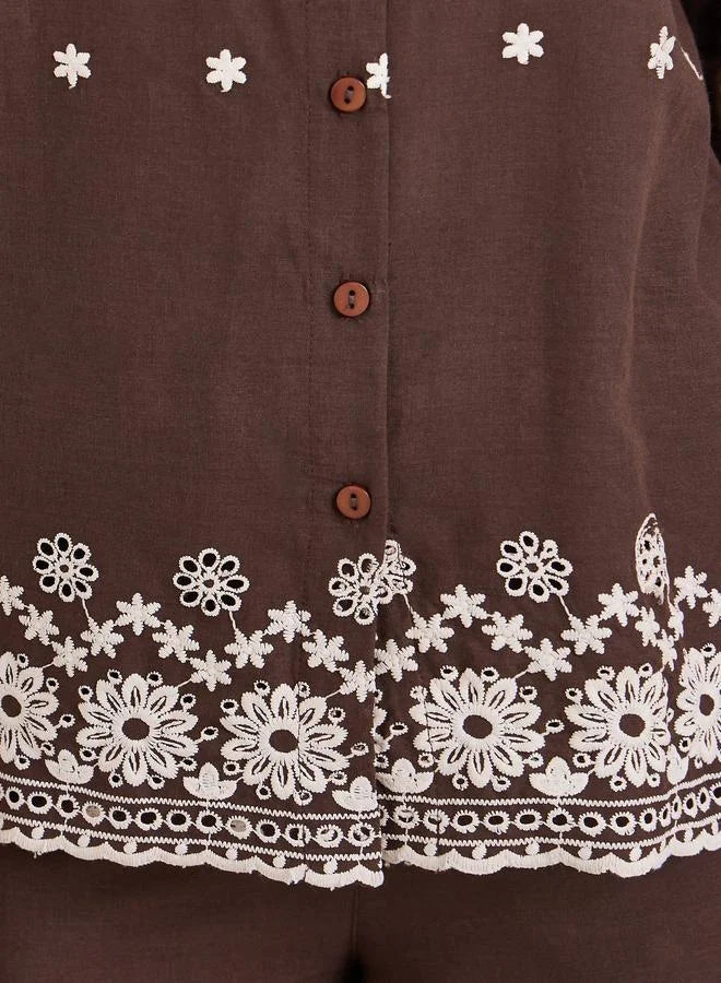 Ensemble chemise et pantalon marron brodé pour femme