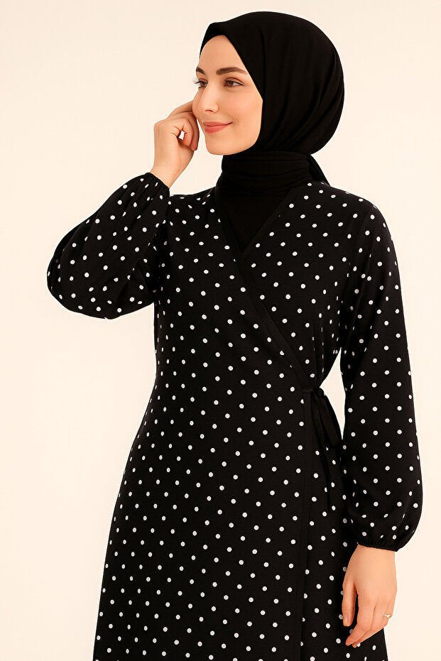 Robe de prière saisonnière à nouer sur le côté et à pois de la collection Kutay