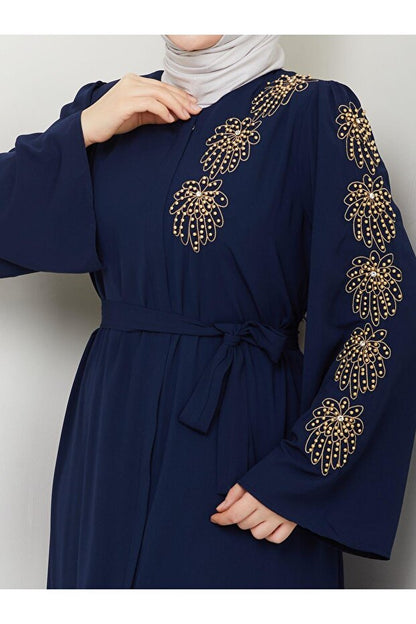 ABAYA  À MOTIFS DE PALMIERS ET ORNÉE DE PERLES JAUNES