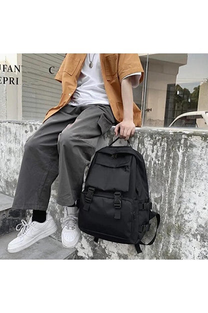 Sac à dos noir Something Bag,  grand format, large, avec ceinture, idéal pour l'école et comme sac pour ordinateur portable.