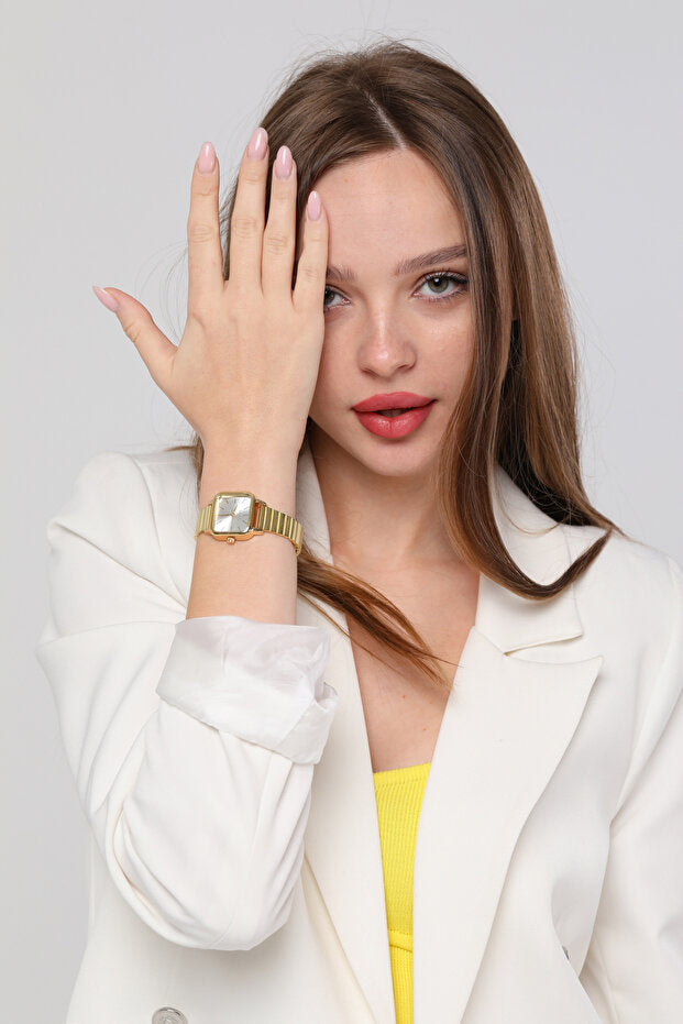 Montre-bracelet pour femme OQQO Minimal Square, boîtier doré, cadran argenté