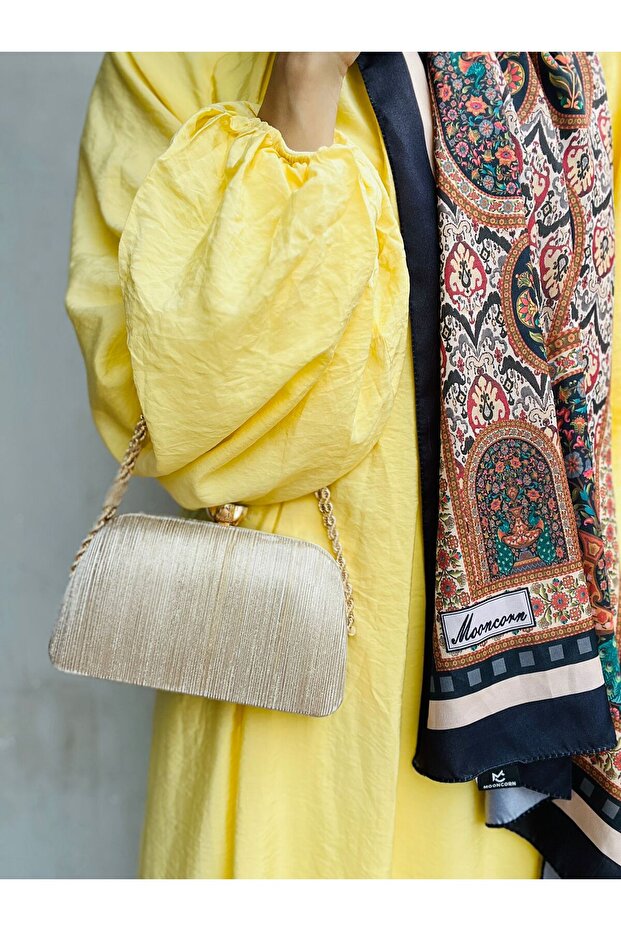 Sac  de soirée à bandoulière longue avec détail chaîne dorée pour femme (convient pour ranger un téléphone)