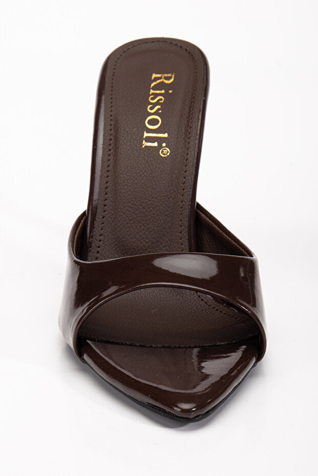 Sandales à talons pointus marron foncé pour femmes de la marque RISSOLI