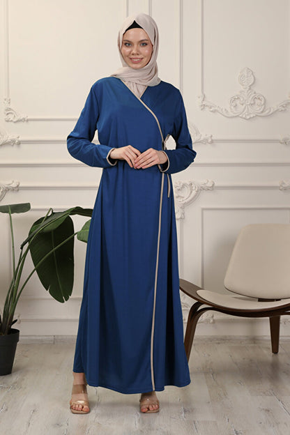 Robe de prière en tissu interlock souple noir transacoustique  à col enveloppant et bordures apparentes