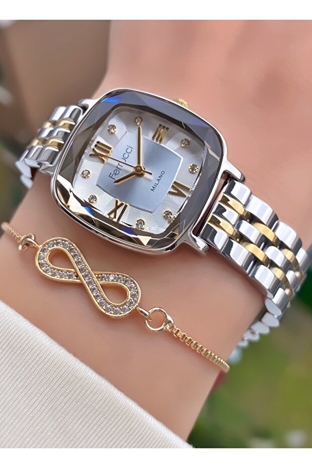 Montre femme Ferrucci , bracelet en acier doré