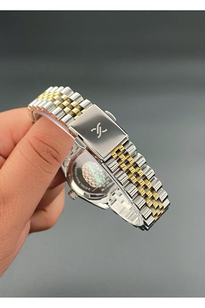 Montre femme Daniel Klein , bracelet en acier, étanche à 3 ATM, coloris or et argent.