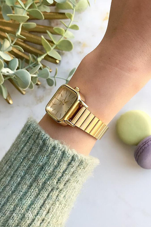 Montre-bracelet pour femme OQQO Minimal Square, boîtier doré, cadran argenté