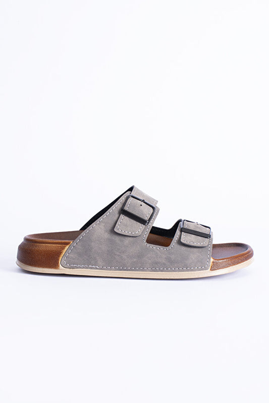 Pantoufles Polomia Comfort  Dustin pour homme, à double boucle, aspect cuir suédé, anatomiques et décontractées pour un usage quotidien.