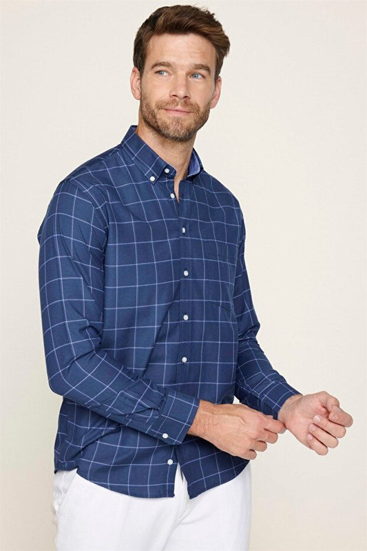 Chemise Tudors  pour homme, coupe classique, col boutonné, petits carreaux, en coton bleu marine