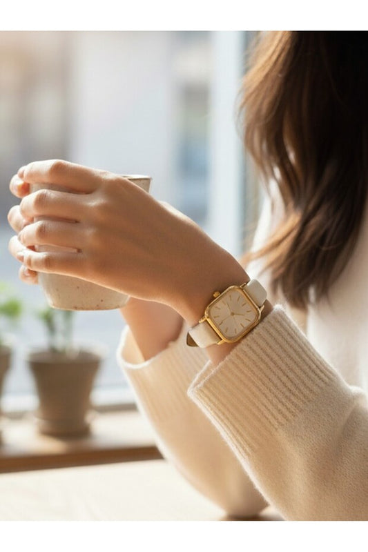 Montre-bracelet Leerybee  minimaliste et élégante pour femme, bracelet en cuir, cadran carré, style rétro vintage, cadeau idéal pour une maman ou une petite amie.