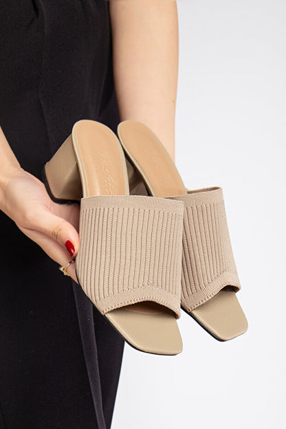 Chaussons habillés élégants et confortables à talons, beiges, en maille, pour femmes de la marque Jackers