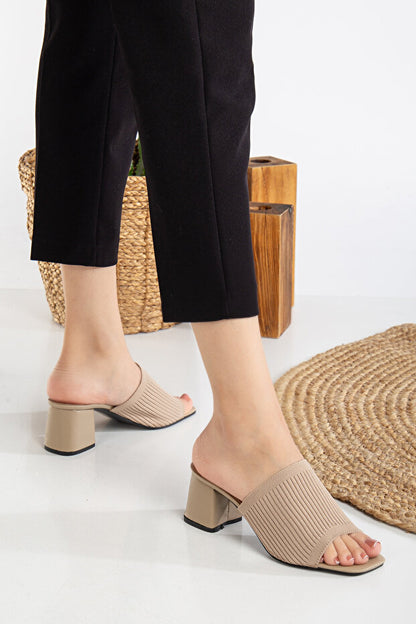 Chaussons habillés élégants et confortables à talons, beiges, en maille, pour femmes de la marque Jackers