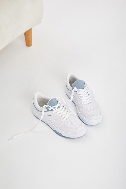 Chaussures de sport à lacets Tonny Black pour femmes, blanches et bleues, à semelle thermo-résistante.