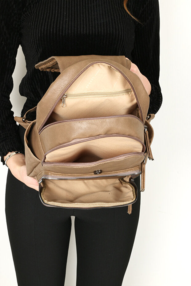 Sac à dos en cuir By Hakan  Gk20 Vienna pour femme, idéal au quotidien, rabat à motif tissé en V