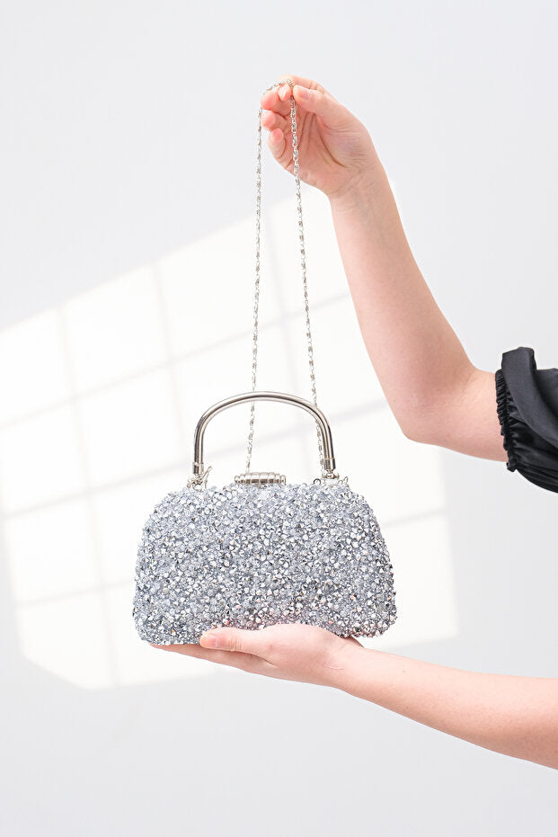 Pochette de soirée ROZA CANTA pour femme, ornée de détails dorés