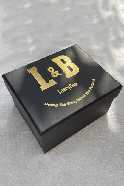 Leerybee  Cartier Élégance : Adoptez la tendance avec cette montre pour femme dotée d’un bracelet en acier ! Bracelet en cuir, boîtier en acier