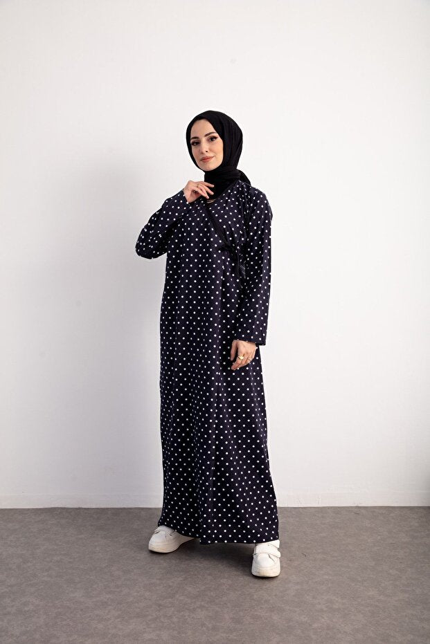 Robe de prière saisonnière à nouer sur le côté et à pois de la collection Kutay