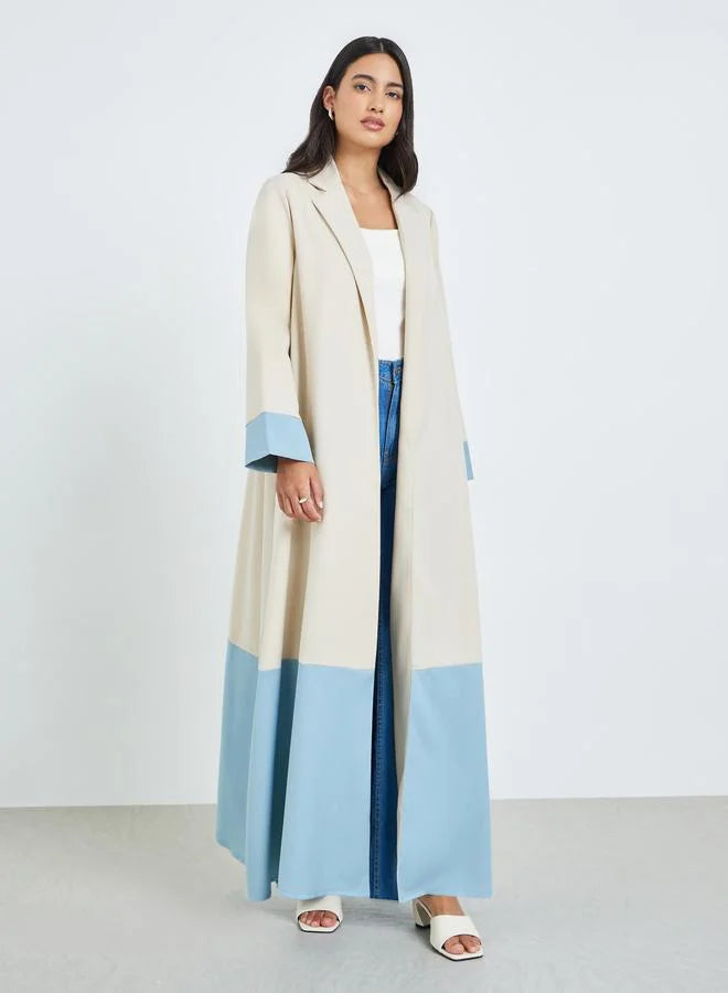 Abaya beige à blocs de couleur, coupe trapèze