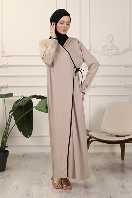 Robe de prière en tissu interlock souple noir transacoustique  à col enveloppant et bordures apparentes