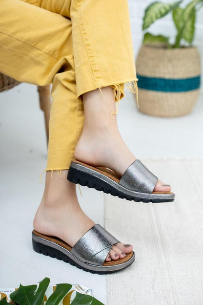 Pantoufles confortables Taran  Danna couleur or pour femmes