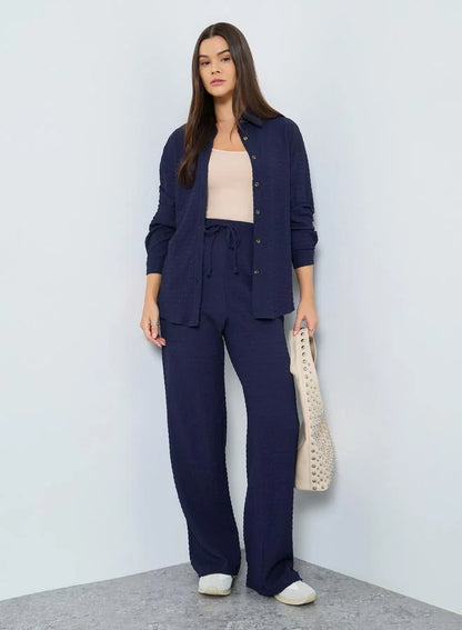 Ensemble chemise et pantalon texturés longs Styli pour femme