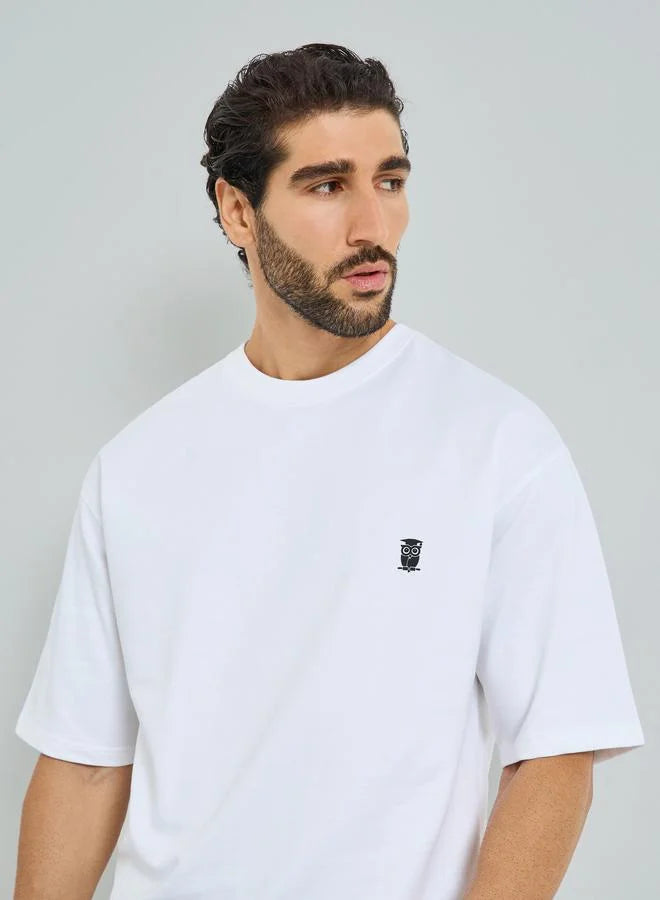 Men White Contrast Embroidery Logo T-Shirt