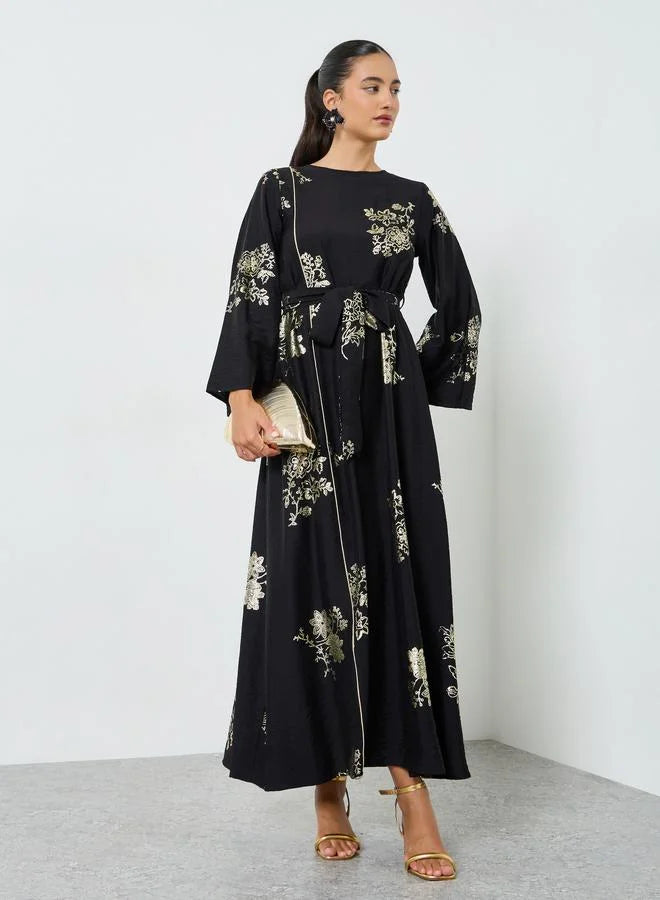 Jalabiya noire à imprimé floral métallisé avec ceinture à nouer