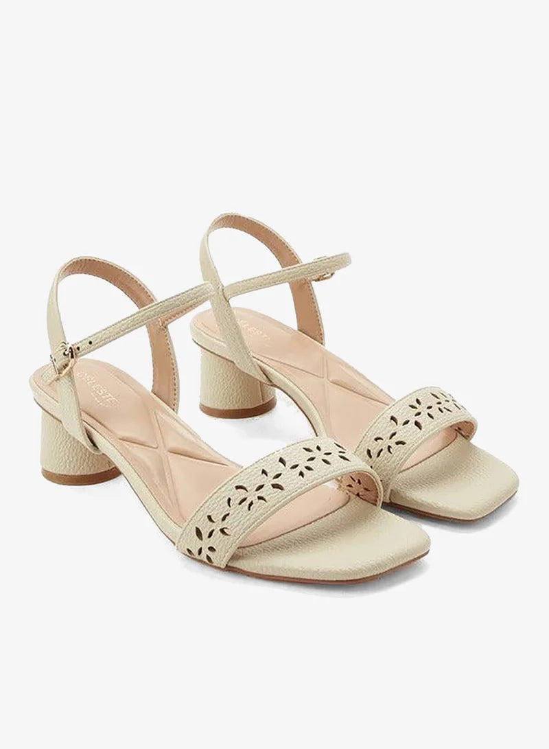 Sandales à talons carrés ajourées pour femmes