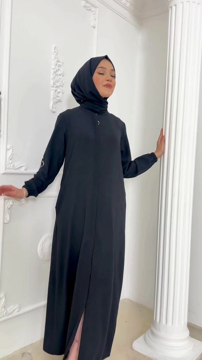 Collection OKTAYUSTA  Nouvelle saison Abaya noire ornée de pierres