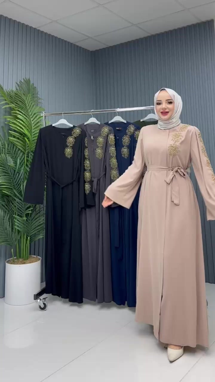 ABAYA ESLEMNUR  À MOTIFS DE PALMIERS ET ORNÉE DE PERLES JAUNES