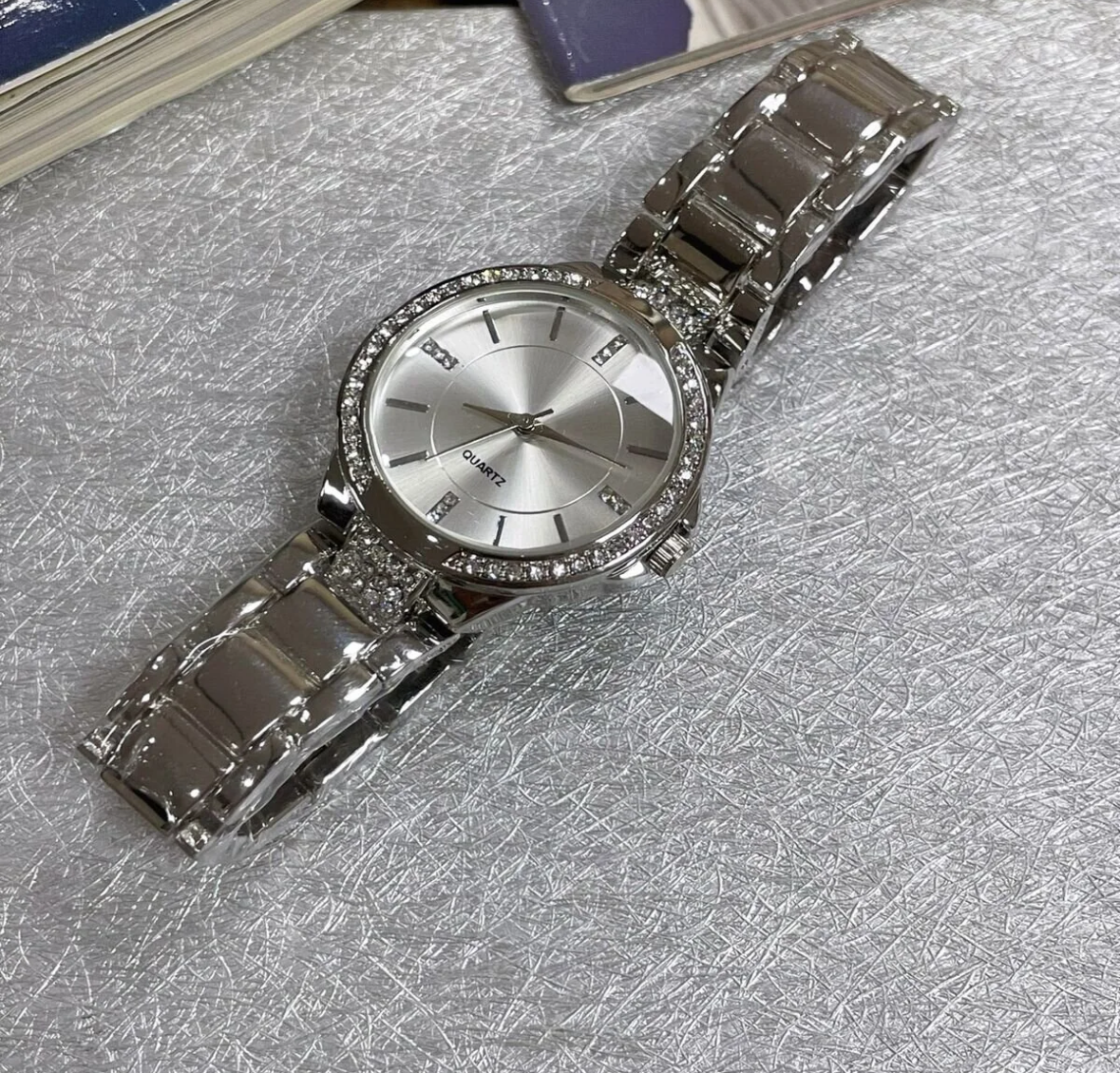 Zircon montre