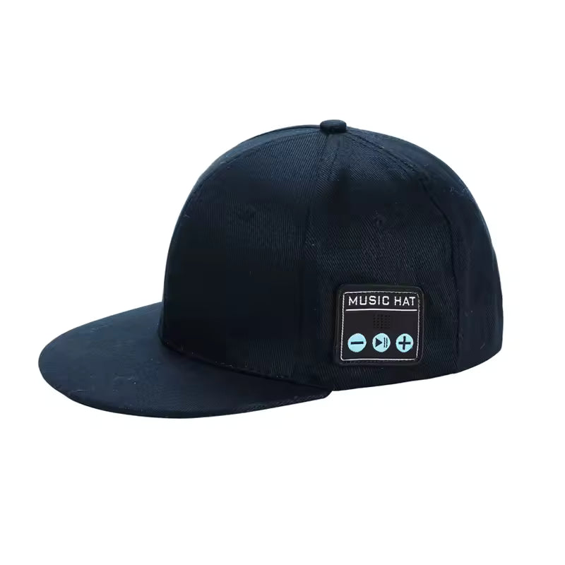 Casquette de baseball ajustable avec haut-parleur intelligent Bluetooth intégré pour écouter de la musique en extérieur, en courant et en faisant de la musique sans fil. Écouteurs Bluetooth pour casque de sport avec double haut-parleur et micro.