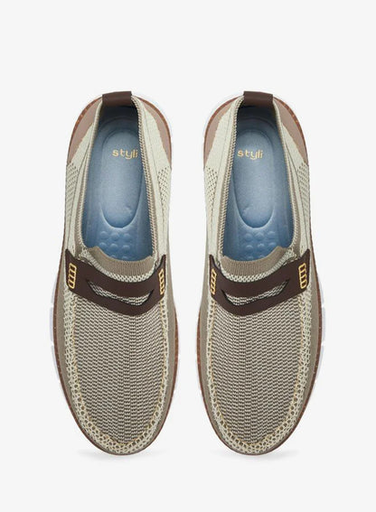 Chaussures à enfiler à tige en maille et semelle contrastée