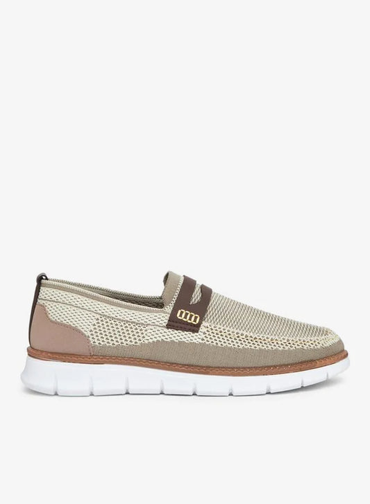 Chaussures à enfiler à tige en maille et semelle contrastée