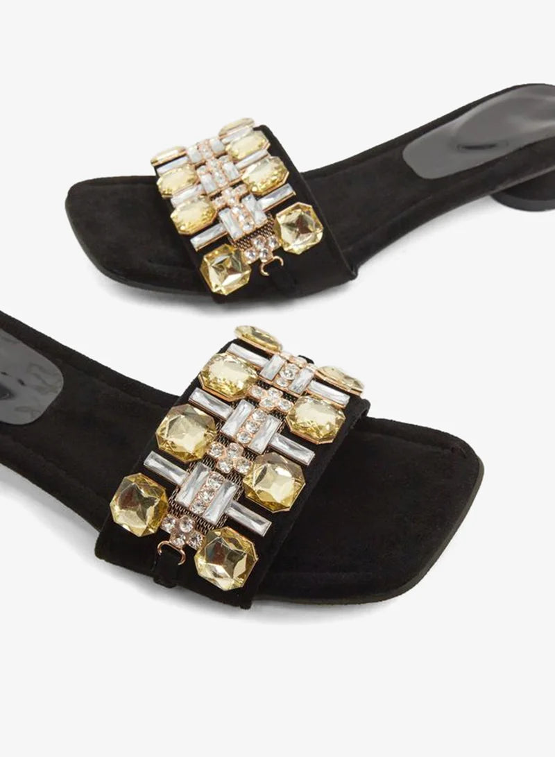 Sandales noires à enfiler pour femmes