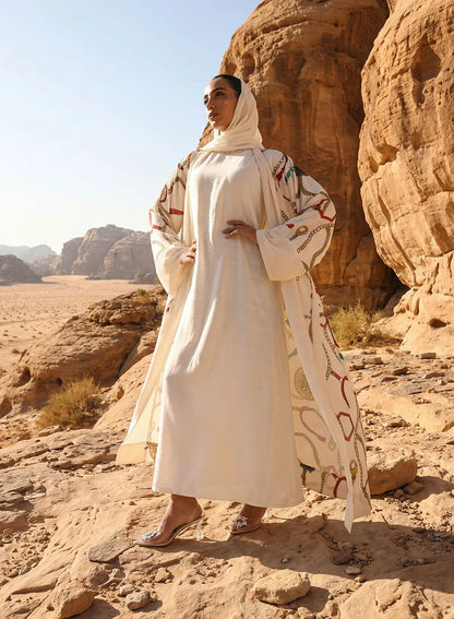 Abaya à imprimé abstrait blanc cassé superposée avec hijab
